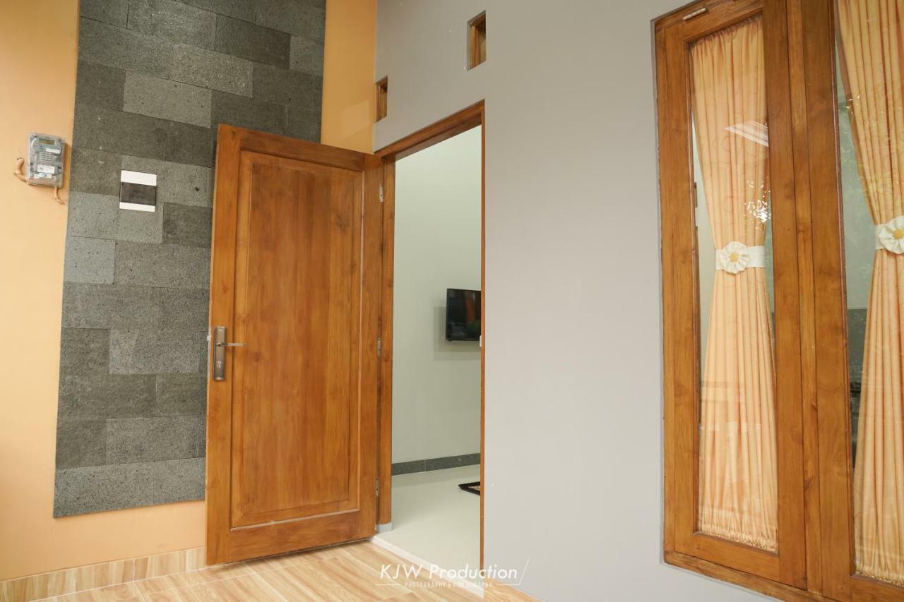 M Stay Guest House Jogja Yogyakarta Exterior foto