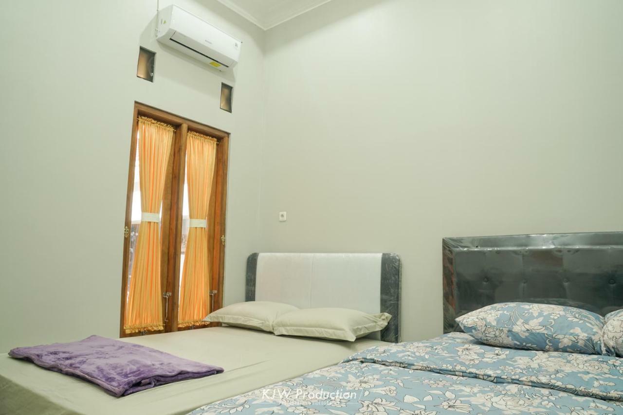 M Stay Guest House Jogja Yogyakarta Exterior foto