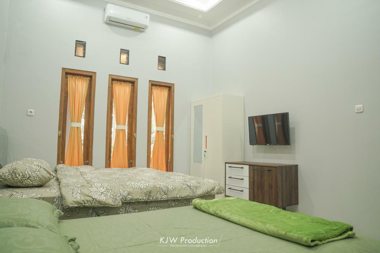 M Stay Guest House Jogja Yogyakarta Exterior foto